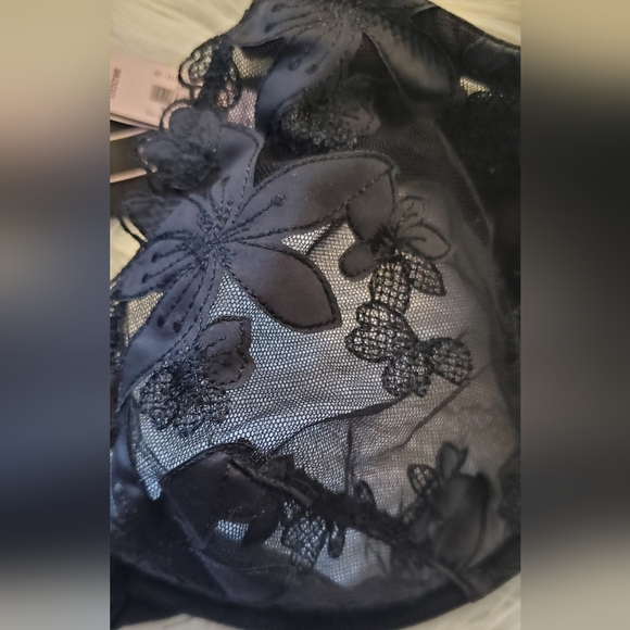 Victoria's Secret Dream Angels Black Floral Lace Plunge Unlined Bra Size 36DDD - Picture 3 of 7